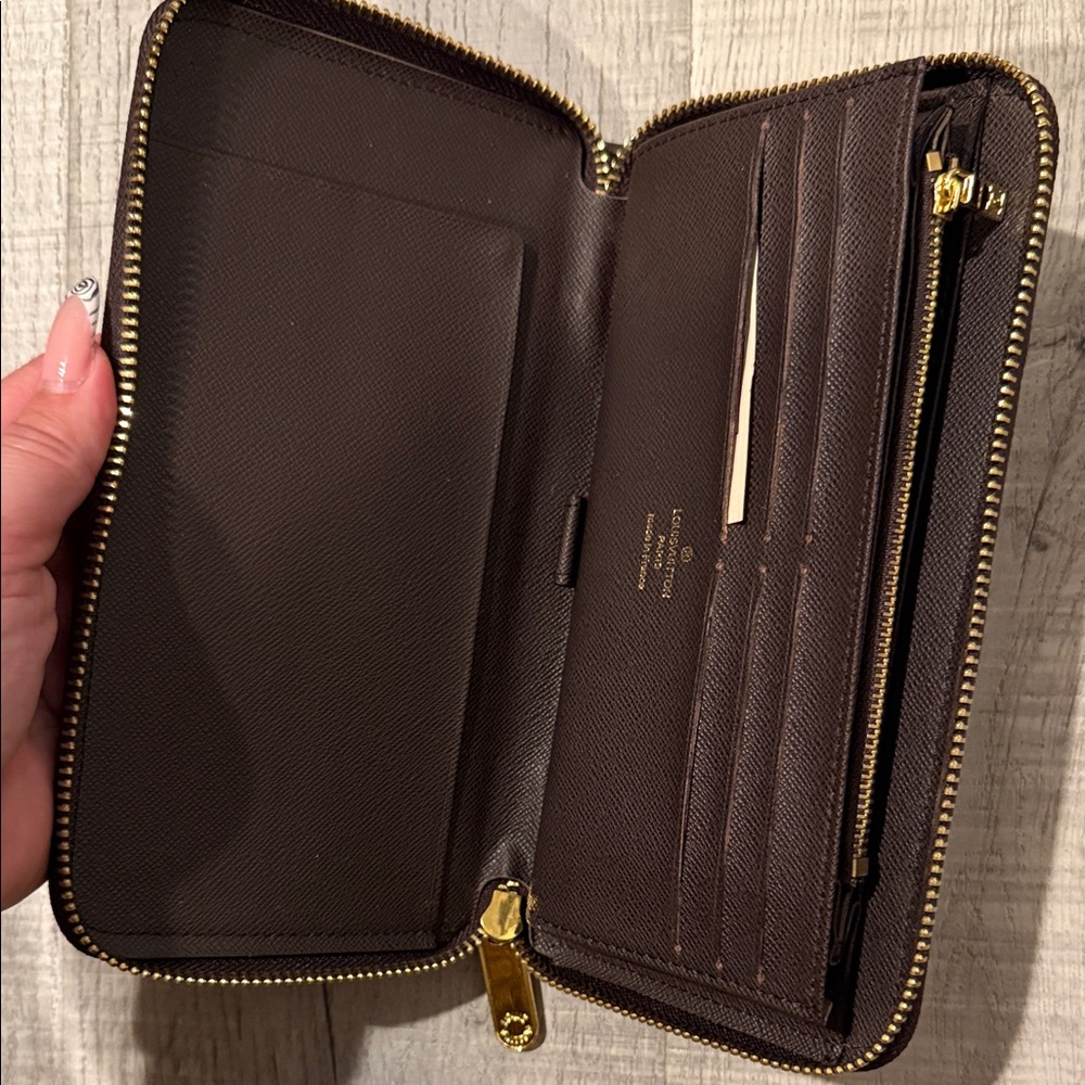 Louis Vuitton Brown Leather Wallet - Picture 6 of 7